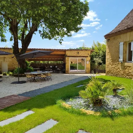 Le Clos De La Caneda アパート